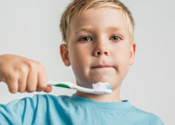 O cuidado com a higiene bucal das crianças