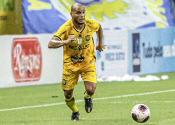 Líder de assistências do Amazonas em 2024, Patric valoriza o coletivo em semana de estreia na Copa do Brasil e final do turno no estadual