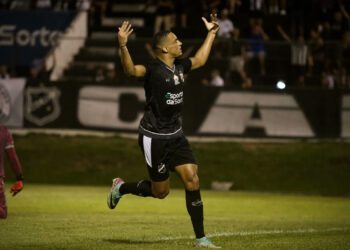 Jenison assume artilharia do ABC, valoriza série invicta e mira G-8 da Série C