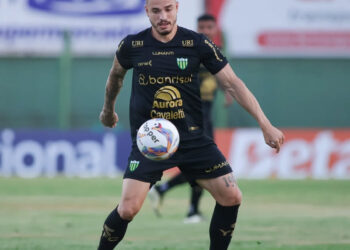 Destaque do Ypiranga no Gauchão, Heitor Roca fala em “pés no chão” antes de duelo que vale título da Taça Farroupilha