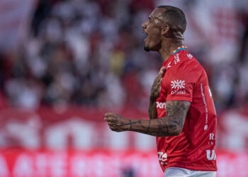 Com Vila Nova-GO no G4 da Série B, Arilson se prepara para enfrentar um velho conhecido