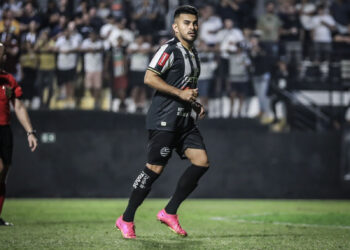 Rafhael Lucas celebra ‘grupo trabalhador’ do Athletic e projeta confronto com a Ferroviária