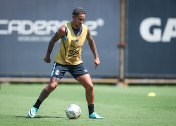 Jhonata Robert passa por procedimento bem-sucedido em Porto Alegre