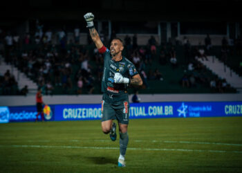 Sem sofrer gols em oito de onze jogos pelo Operário-PR, Rafael Santos é o goleiro com menor média de gols sofridos da Série B