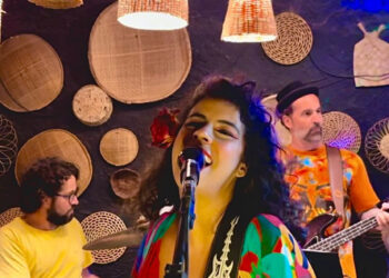 Com show ‘Gal pra dançar’, Andrezza traz energia musical para o Entre Folhas e Ervas
