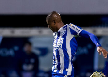 Atacante Cléber celebra bom momento com a camisa do Avaí: “A felicidade voltou”