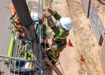 Neoenergia Coelba investe R$ 2,6 milhões para realizar a ligação de 20 escolas públicas na Bahia