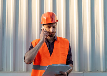 Projeto intermedia vagas de emprego para migrantes em telecomunicações