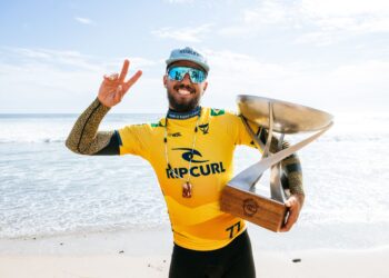 Filipe Toledo finaliza preparação para volta ao WCT