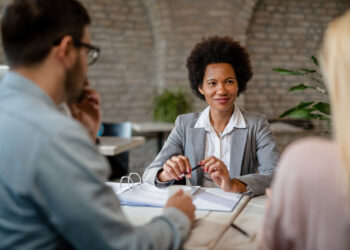 Em busca de emprego? Saiba o que fazer para se destacar