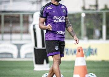 Após classificação na Copa do Nordeste e vitória no Clássico-Rei, Lourenço mira duelo do Ceará contra o Corinthians pelo Brasileirão