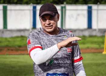 Invicto e sem sofrer gol na Série D, Maurinho Fonseca avalia início de trabalho no Princesa do Solimões