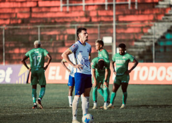 Brasileiro destaque no futebol equatoriano, Allyson Luz prorroga contrato: “Criar uma identificação é importante”