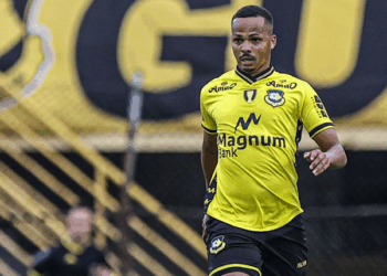 Líder em minutos na Série C, Romisson atuou em 90% dos jogos do São Bernardo na temporada: “Ajudar cada vez mais”