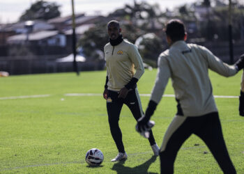 Com cinco vitórias nos últimos seis jogos, Léo Alaba destaca momento do Criciúma antes do duelo diante do Athletic