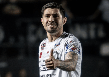 Titular em sequência de vitórias, Thales Oleques valoriza momento do Operário-PR e prega foco para reta final da Série B