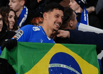 Ex-Fluminense, Raí Lopes é eleito melhor lateral-esquerdo de liga europeia