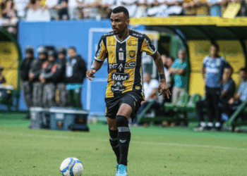 Em alta, Matheus Serafim diz que ‘não pensou duas vezes’ antes de aceitar proposta do Amazonas e projeta duelo contra o Ceará