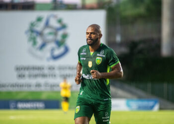 Maior garçom do campeonato, Wilian Simões corre contra o tempo por grande final do Capixabão