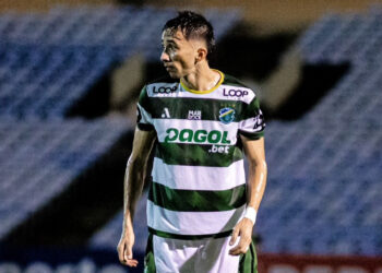 Após marcar gol contra ex-clube, Esquerdinha ressalta foco em manter regularidade: “Seguir pontuando”