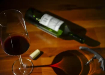 Descubra como se refrescar no verão com cinco rótulos de vinhos ideais para a estação