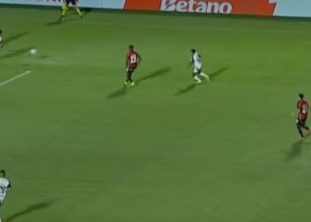 Sai, inhaca! Vitória vence o Galo no Barradão, mas permanece no Z-4