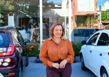 Profissional do Salão Sá Marina destaca o serviço humanizado entre equipe e clientes