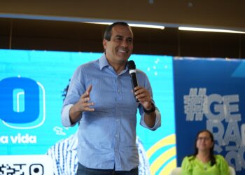 Prefeitura entrega certificado e tablets para 400 jovens que concluíram primeira fase do programa Geração SSA