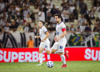 Bahia arranca empate no Castelão, encerra sequência de derrotas, mas continua fora do G-4