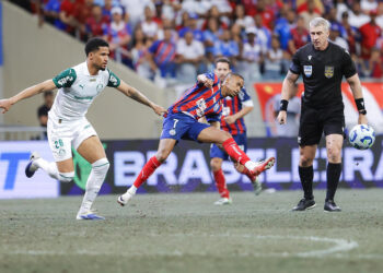 Com passe de Ronaldo, Ademir marca e Bahia vence o Palmeiras na Fonte Nova