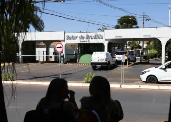 Polícia reconhece falhas em relatório de vistoria na casa de Bolsonaro