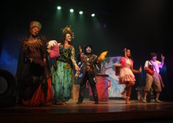 Teatro Módulo recebe espetáculo “A Menina Que Roubava Lixo” em curta temporada