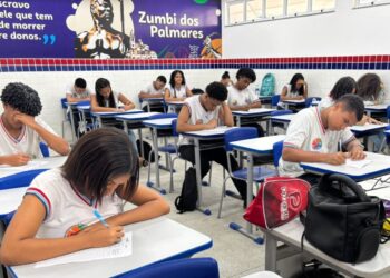 Estudantes da rede estadual participam do terceiro ciclo do Programa Redação Nota 1000