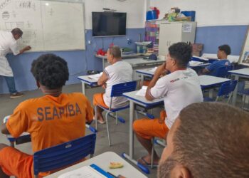 Simulados preparam internos da Colônia Penal de Simões Filho para prova do ENCCEJA