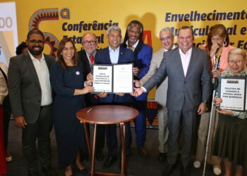 Bahia projeta que 40% da população terá mais de 60 anos até 2070