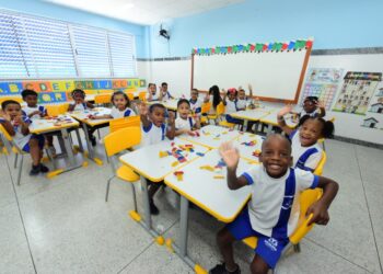 Prefeitura entrega nova escola em Cajazeiras VIII e mais do que dobra vagas para Educação Infantil