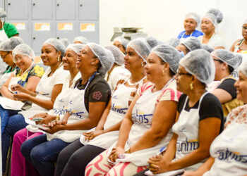 Mães atípicas encontram acolhimento e oportunidade em oficina de culinária em Salvador