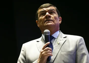 Defesa diz que ex-ministro atuou para demover Bolsonaro de golpe