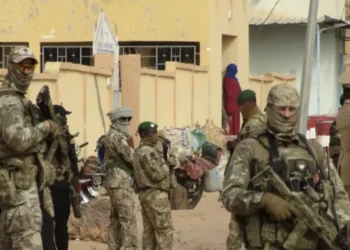 Rússia oferece salários de até R$ 182 mil para recrutar cidadãos em missões militares na África