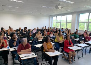 Equipes de odontologia de Camaçari passam por capacitação para qualificar atendimento à população