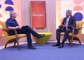 TVE Entrevista com Bob Fernandes recebe Jerônimo Rodrigues