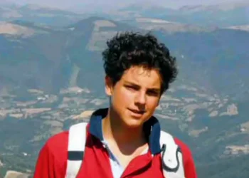 Canonização do 1º santo millennial ocorre neste domingo no Vaticano