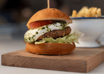 Comida árabe: Confira os hambúrgueres artesanais da Casa Chálabi​