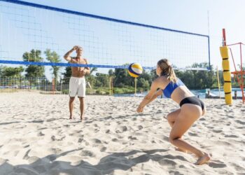 Esportes de areia se popularizam e especialistas contam como se preparar para as práticas esportivas