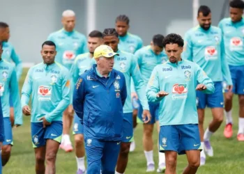 Seleção Brasileira fecha Eliminatórias com oito mudanças