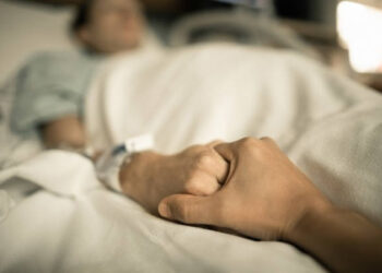 Leucemia mieloide: entenda os riscos, os sintomas e as formas de tratamento