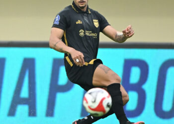 Com 100% de aproveitamento e presença em todos minutos da temporada, Caxambu valoriza início no futebol da Indonésia