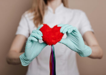 Dia Mundial do Coração: 5 dicas de saúde bucal para prevenir o risco de infarto