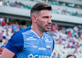 De volta à meta do Fortaleza, João Ricardo comemora vitória sem sofrer gol