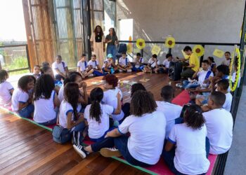 Estudantes da rede municipal participam de rodas de conversa sobre saúde mental